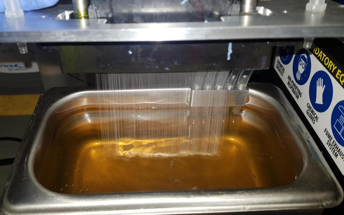 Cleaning print heads of industrial inkjet machines Cleaning print heads of industrial inkjet machines