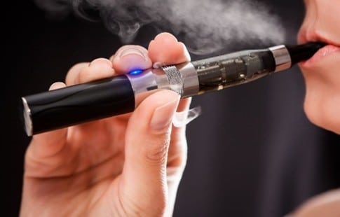 Casos de Éxito Use of an electronic cigarette in the context of chemical analysis to verify nicotine concentration.