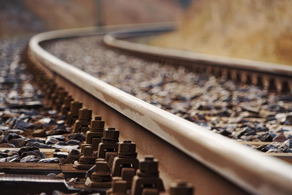 Railway accidents and infrastructure failure analysis: a technical perspective from materials engineering