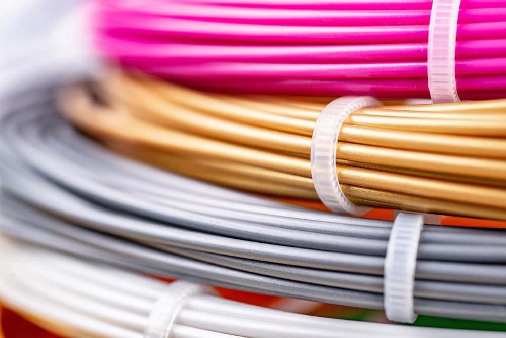 Reciclabilidad y reutilización de residuos industriales de PLA, PET y TPU para la obtención de hilo de impresión 3D Reciclabilidad y reutilización de residuos industriales de PLA, PET y TPU para la obtención de hilo de impresión 3D